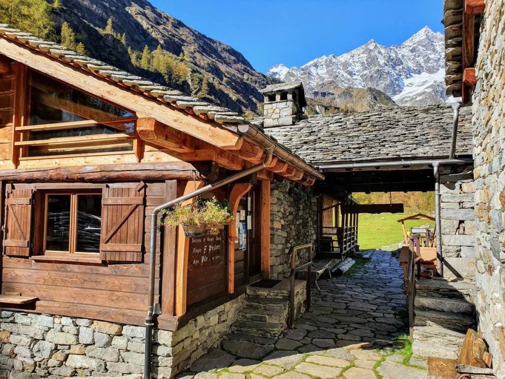 C.A.I. sez. di Varallo Sesia Rifugio Pastore all’Alpe Pile, 1.575 m